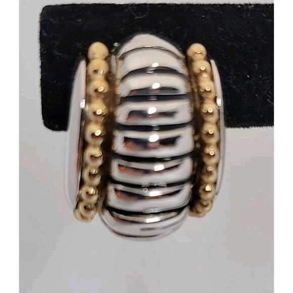 Vintage T*J High-End Renaissance Revival Design Clip-on Earrings Gold/Silvertone - Picture 2 of 15